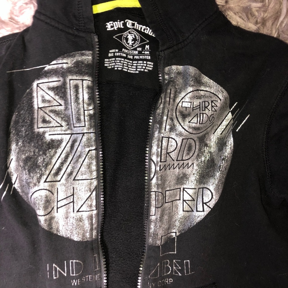 Epic threads sweatshirt - Picture 2 of 2